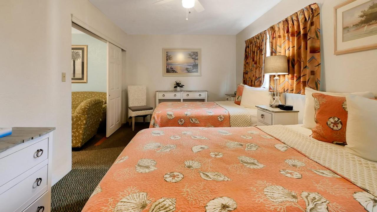 Carlton House Motel And Suites St. Pete Beach Exterior foto